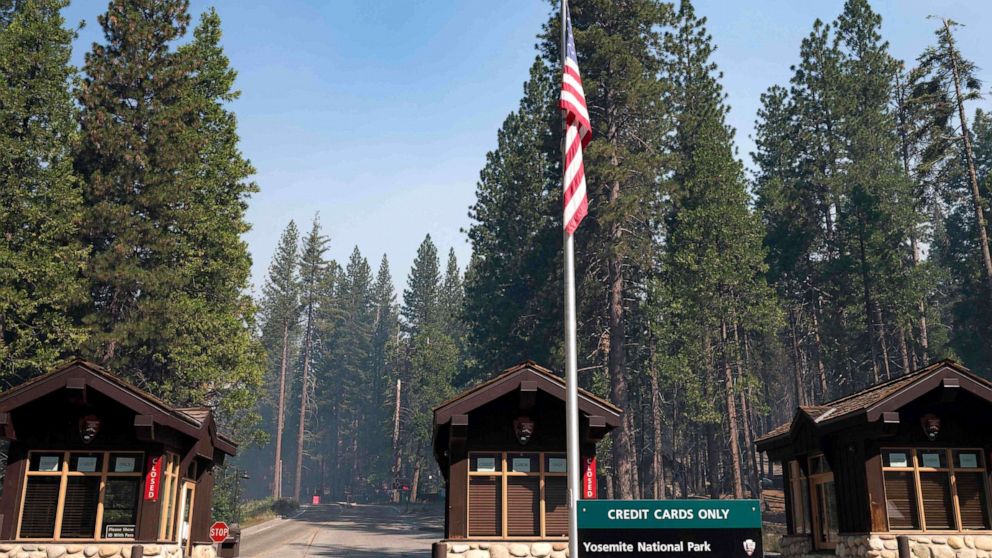 PHOTO: Smoke from the Washburn Fire hangs over the south entrance to Yosemite National Park, California, on July 12, 2022.