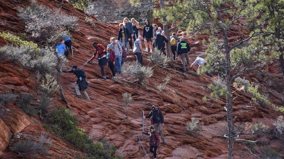 National parks ask for social distancing after busy weekend - ABC News