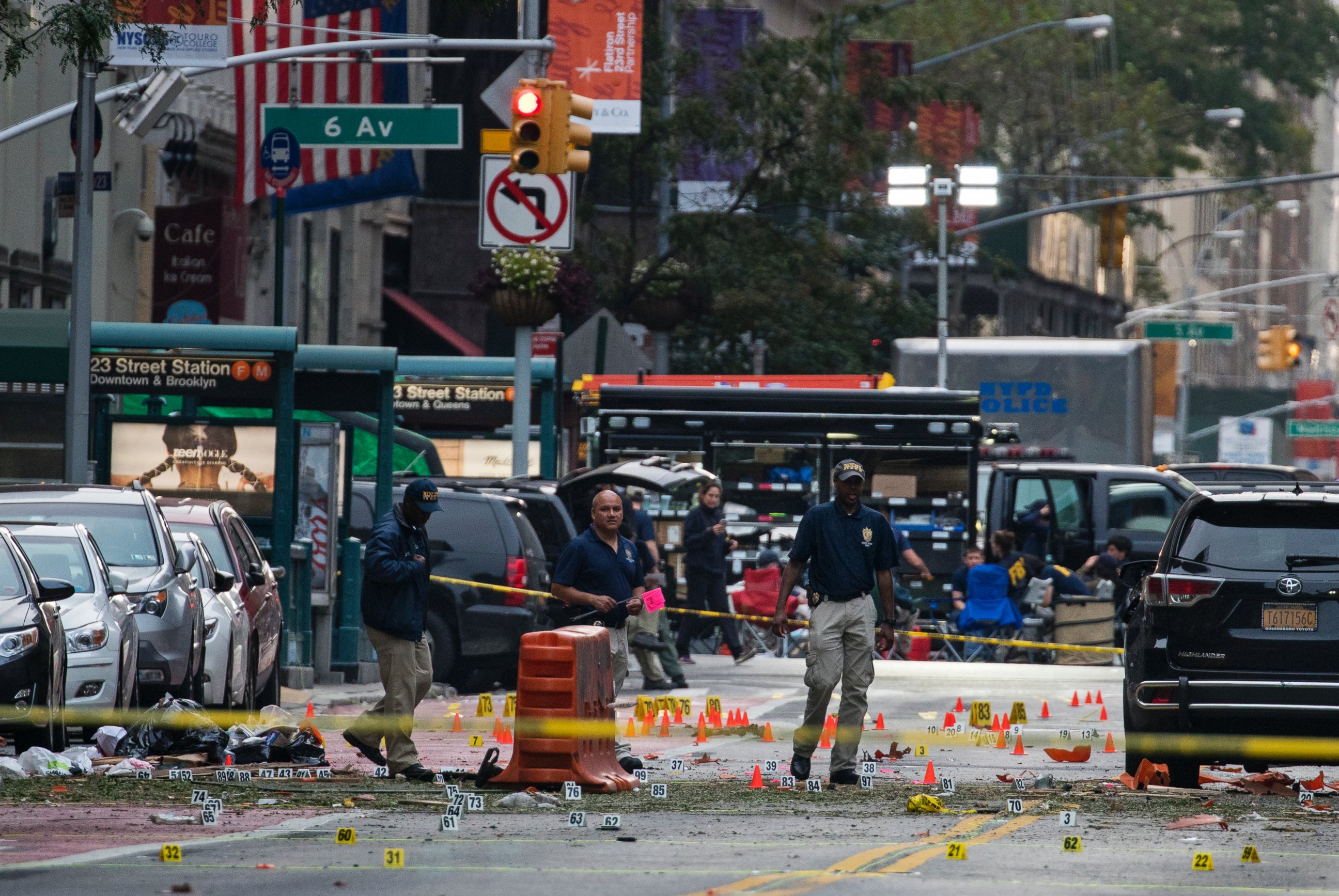 PHOTO: Crime scene investigators work, Sept. 18, 2016, at the scene of Saturday's explosion in Manhattan's Chelsea neighborhood, in New York.