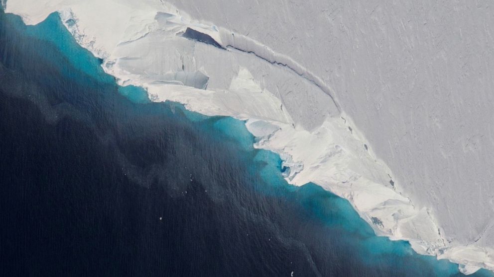 צילום: מבט אווירי של קרחון ת'ווייטס במערב אנטארקטיקה, ינואר.  30, 2019.