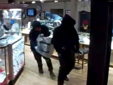 Brazen Jewelry Heist in Texas