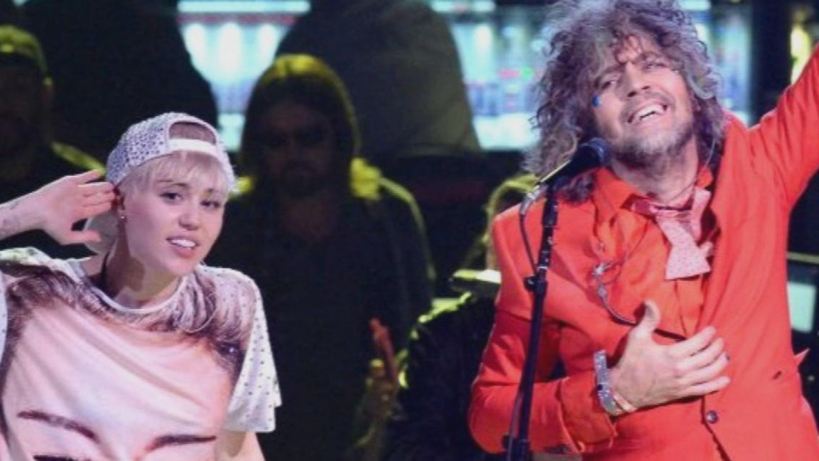 Miley Cyrus Flaming Lips Planning Naked Concert Good Morning America 