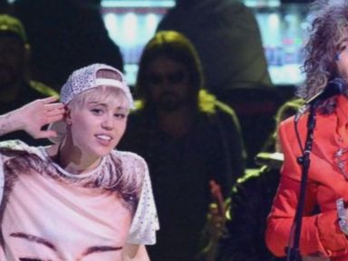 Miley Cyrus, Flaming Lips Planning Naked Concert