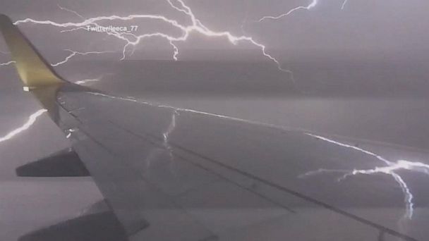 Video Scary Lightning in Australia - ABC News
