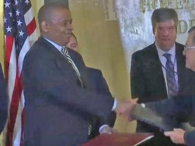 VIDEO: Deal Paves Way for Commercial Flights Into Cuba