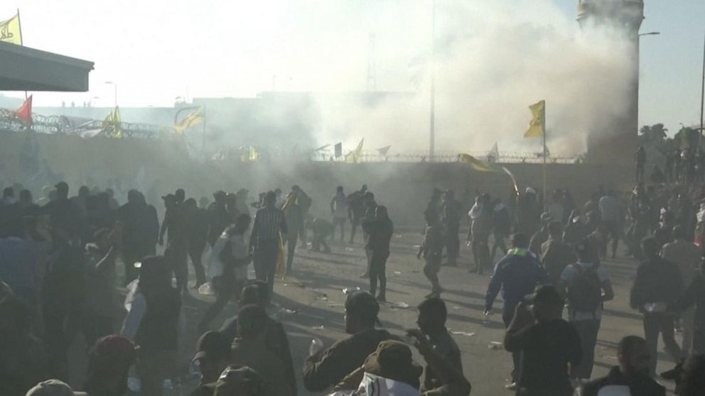 Protesters Outside Baghdad Embassy Disperse Us Citizens Still Warned To Avoid Area Abc News