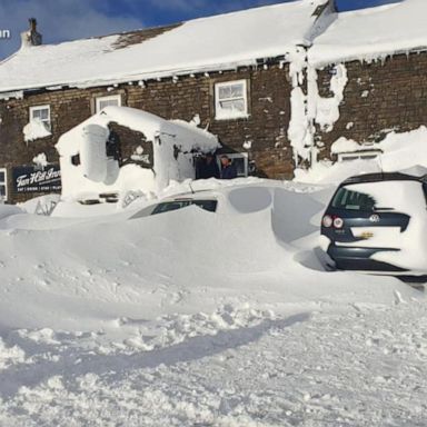 VIDEO: ‘Wonderwall’ of snow