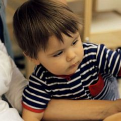 Study suggests link between screen time and delayed development in babies -  Good Morning America