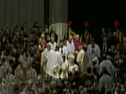 VIDEO: Pope Benedict XVI Knocked down at mass