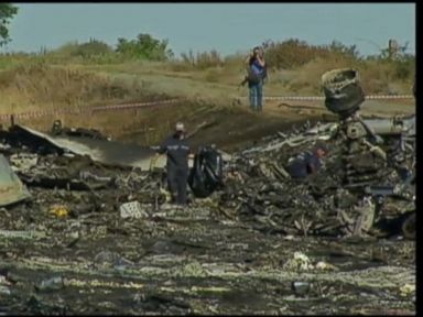 VIDEO: Inspectors Gain Access to Malaysia Air MH17 Wreckage Site