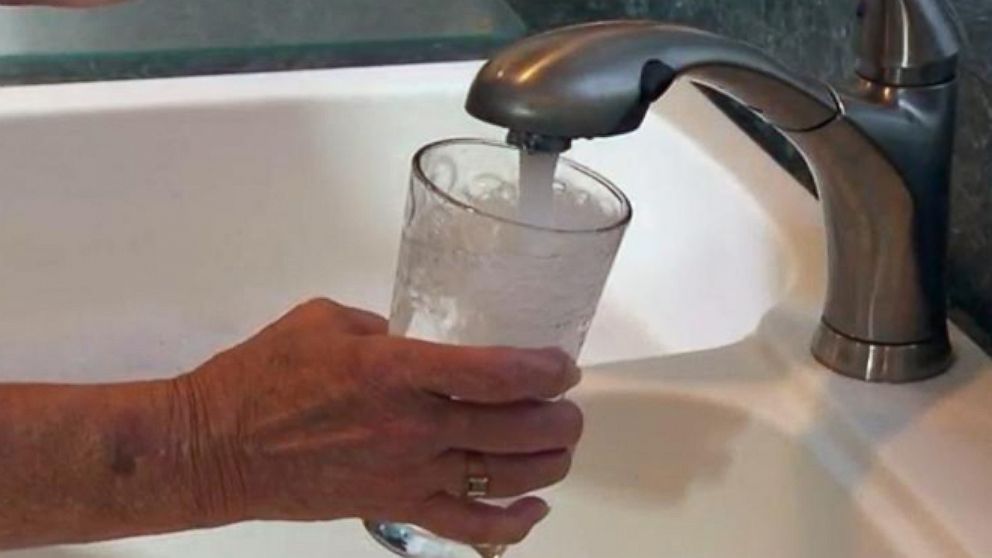 Toledo, Ohio Officials Lift the Ban on Drinking Water ...