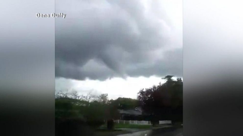 Video of EF1 Tornado in Washington State; Winds Up to 110 MPH Video