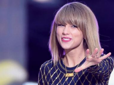 VIDEO: Taylor Swift Shakes Off Spotify