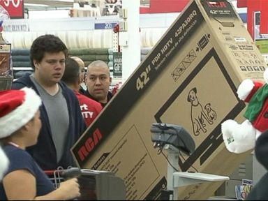 VIDEO: Americans Rush to Get the Best Holiday Deals