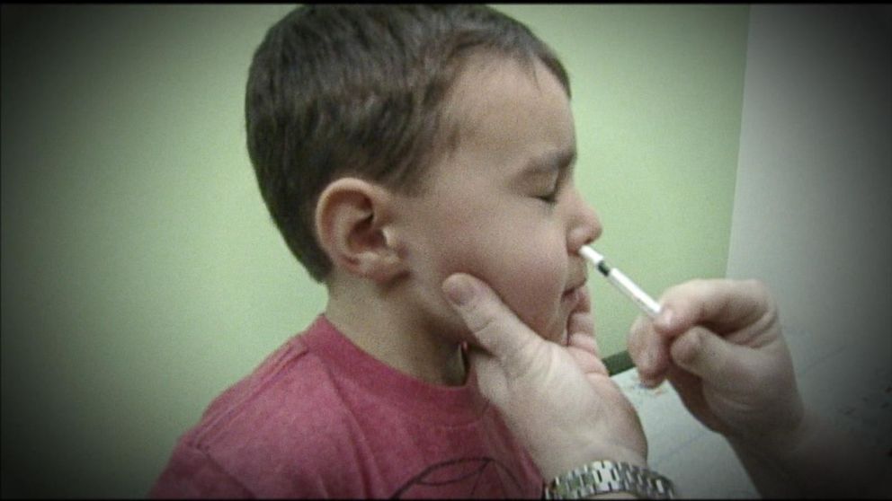 smoking a cigar vs cigarette 🚬 Think cigars are safer than cigarettes? Think again. Cigar smoke  contains the same toxic chemicals—and even more tar—than cigarette smoke.  Whether it's a large cigar or a cigarillo, the health risks