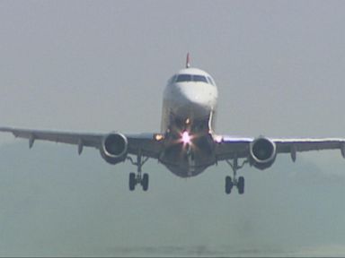 VIDEO: United Airlines Jet Flying at 7,000 Feet Spots Mysterious Object