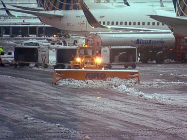 VIDEO: Snow Storm Leads to Cancelation of 6,000 Flights