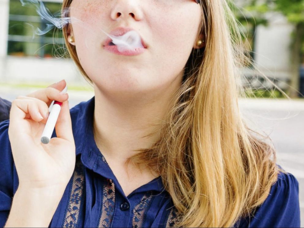 comment enlever l odeur de cigarette liminez l'Odeur de Cigarette dans votre Voiture : Produits
