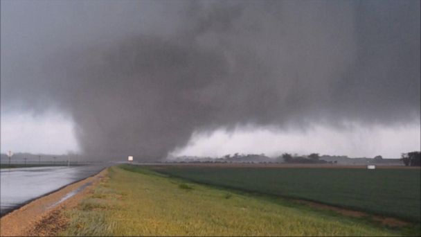 Video Tornadoes On The Rampage Spiraling Through Towns As Families Take 