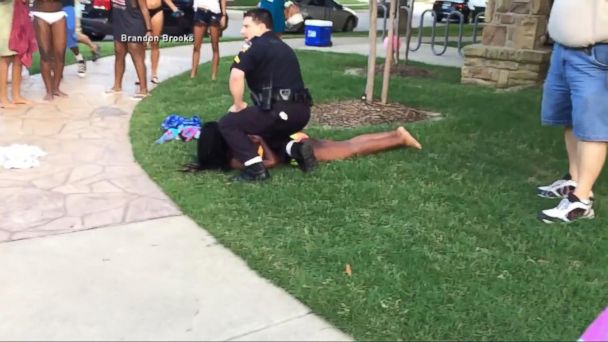 Video Police Officer Seen Sitting on Teenage Girl at Texas Pool Party ...