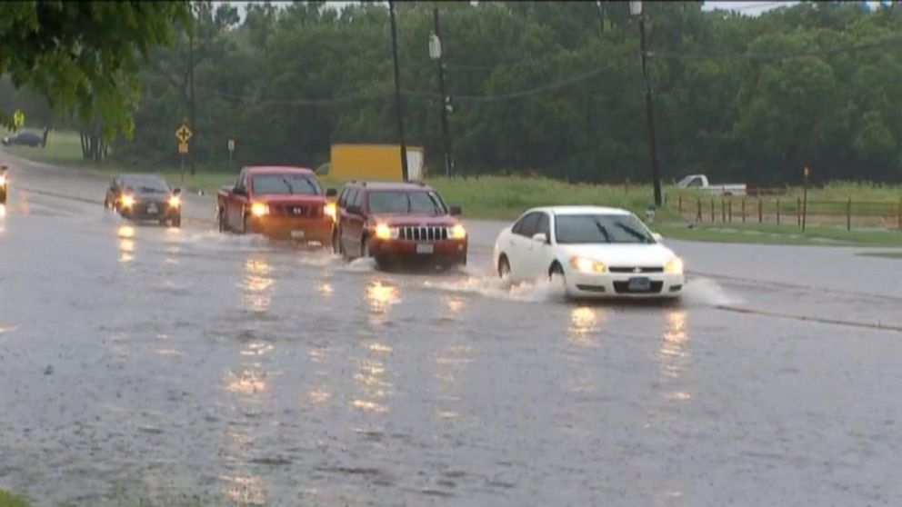 Flood Emergencies From Texas to Illinois With Texas Suffering From Heavy Rain Turning Streets Into Lakes