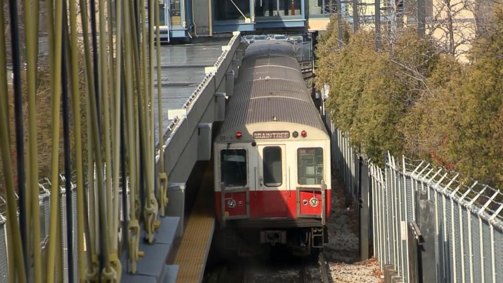 Video Runaway Train on Boston's Red Line - ABC News