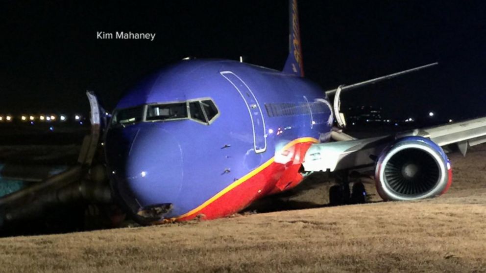 Video Plane Evacuated on Nashville Taxiway - ABC News