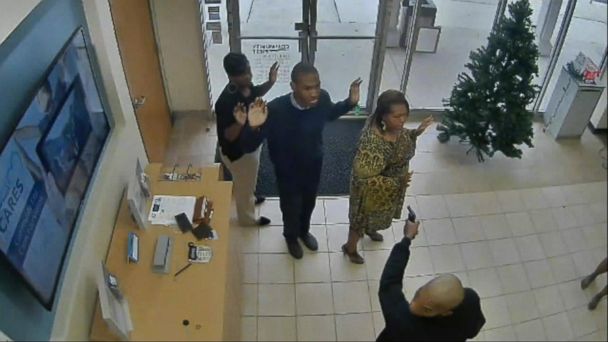 Video Hostages Terrified As They Are Held At Gunpoint Inside Florida Bank Abc News 4897