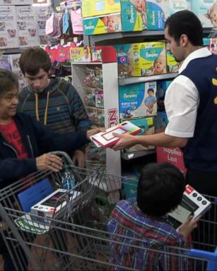 VIDEO: Clock ticks on last-minute holiday shopping deals 