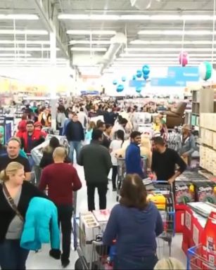 VIDEO: Stores offer massive discounts for last minute gifts