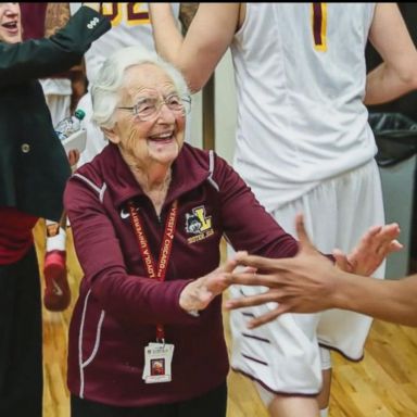 VIDEO: Guardian angel helps Loyola Chicago basketball team enter the Sweet 16 