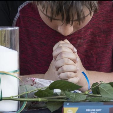 VIDEO: Students wipe away tears as they returning to Santa Fe high school