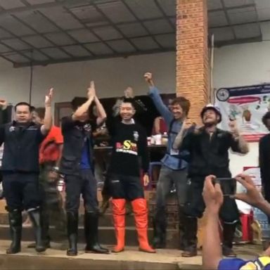 VIDEO: Thai boys soccer team and coach rescued from cave