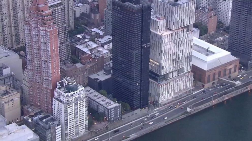 Nyc Police Search For A Mystery Gunman Who Opened Fire In High Rise Nyc Police Search For A Mystery Gunman Who Opened Fire In High Rise Luxury Apartment