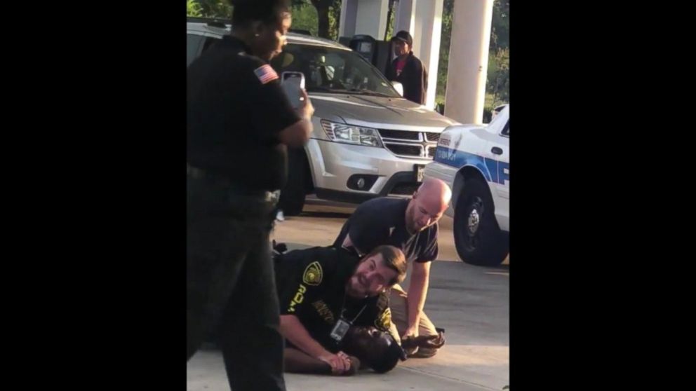 Video Houston security guard loses job for not aiding police officer ...