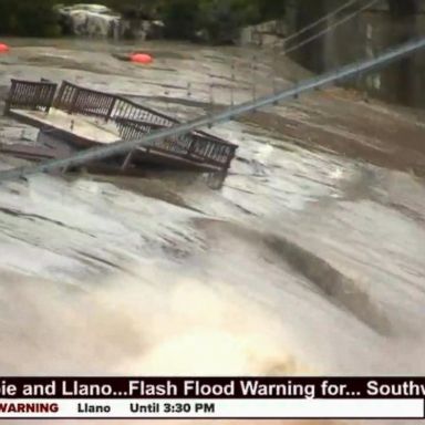 VIDEO: Flash flooding triggers rescues, evacuations in Texas