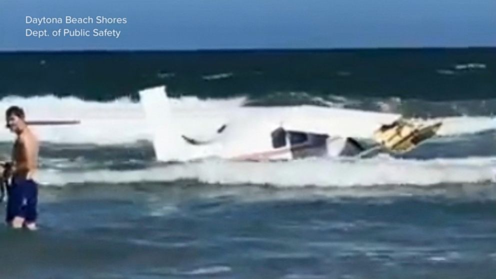 Small plane crashes into ocean just feet away from Florida beach Video ...