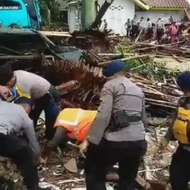 VIDEO: Desperate search in Indonesia for victims of deadly tsunami