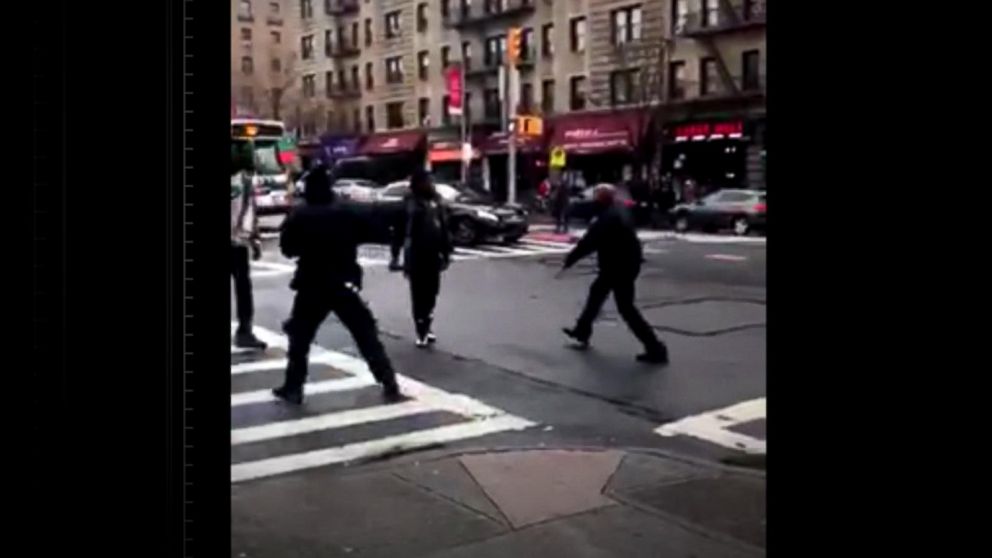 Video Violent arrest in New York City under police probe - ABC News