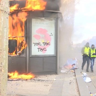 VIDEO: Yellow vest protests enter their 18th consecutive weekend in Paris, France 