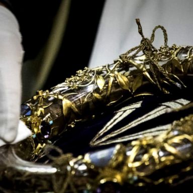 VIDEO: Rescuers work through night to save priceless Notre Dame Cathedral relics