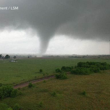 VIDEO: Dangerous tornado tear across the plains