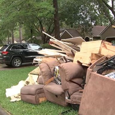 VIDEO: Tornado rips the roof off apartment building, injuring 9 in Little Rock