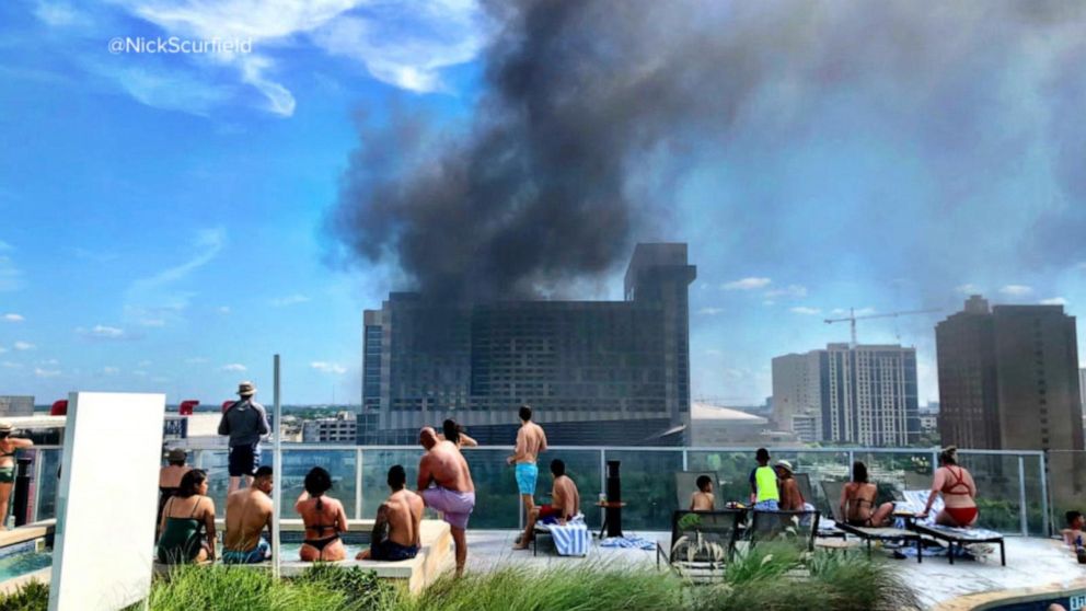 Black smoke fills the sky after Houston hotel catches fire Video - ABC News