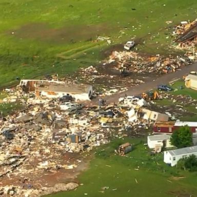 VIDEO: Tornado in Oklahoma kills at least 2 people