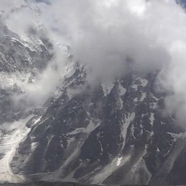 VIDEO: Flying through Mount Everest, the world's tallest mountain range