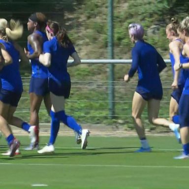 VIDEO: US women's soccer team gets ready for World Cup finals 