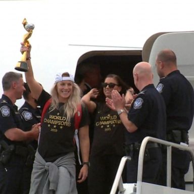 VIDEO: Women's World Cup champions return to the US