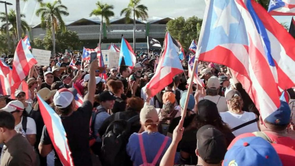 Video Protests Against Puerto Rico's Governor Shut Down Traffic - Abc News