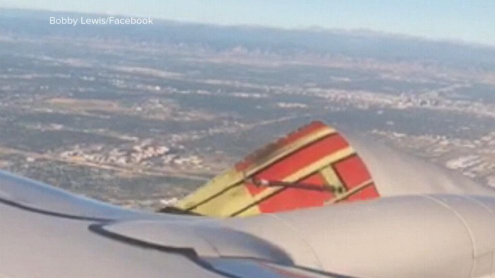 Panel detaches from the engine of a plane in midflight